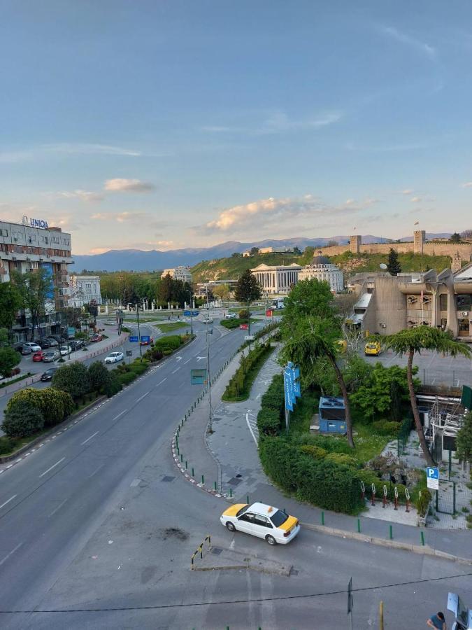 Home Apartment Luna Скопье Экстерьер фото